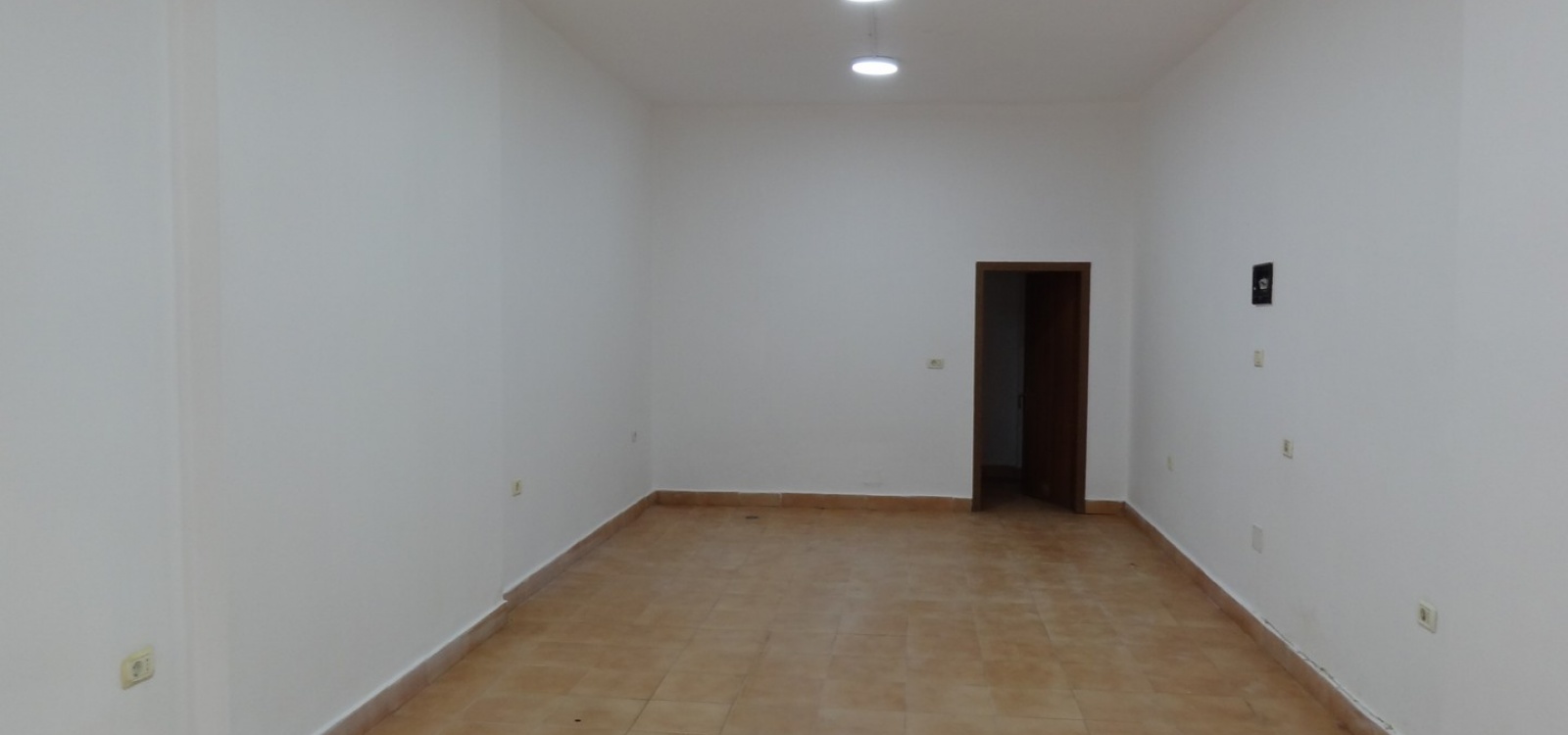 Komuna e Parisit,Tiranë,Albania,Store,Komuna e Parisit ,1131