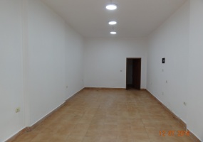 Komuna e Parisit,Tiranë,Albania,Store,Komuna e Parisit ,1131