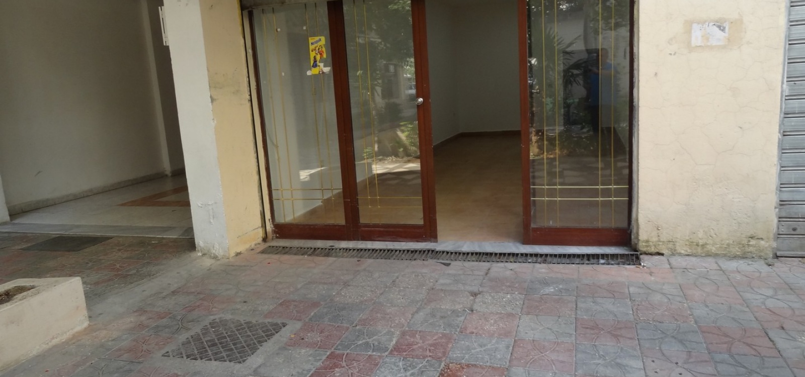 Komuna e Parisit,Tiranë,Albania,Store,Komuna e Parisit ,1131