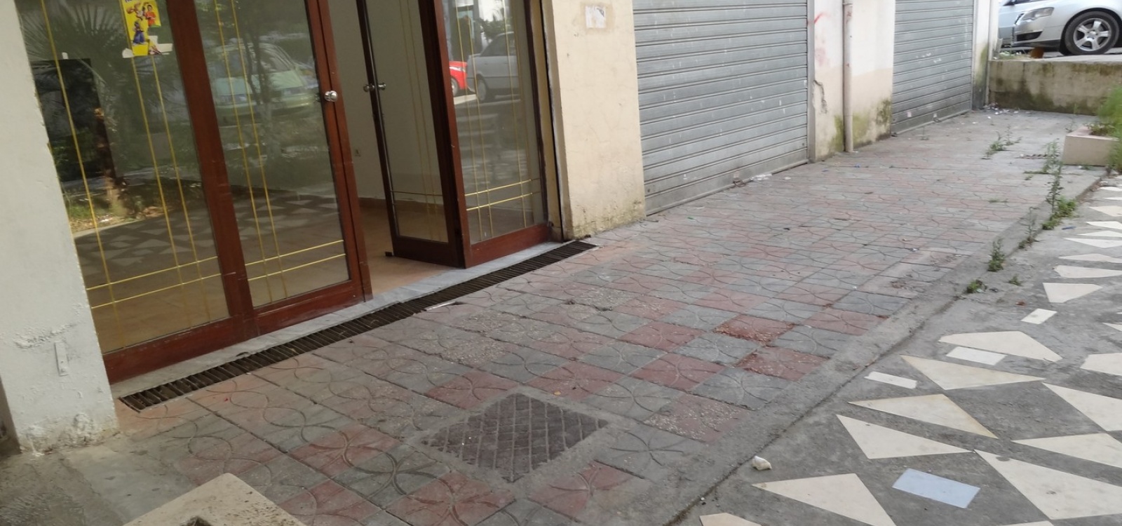 Komuna e Parisit,Tiranë,Albania,Store,Komuna e Parisit ,1131