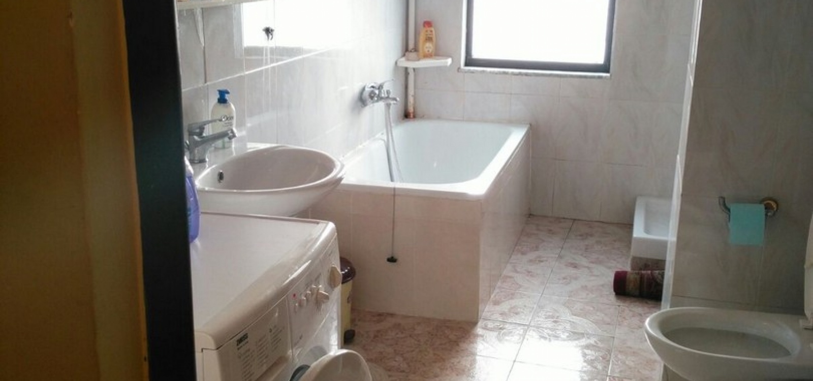Rruga e Kavajes,Tiranë,Albania,Apartment 2 x 1,Rruga e Kavajes,7,1177