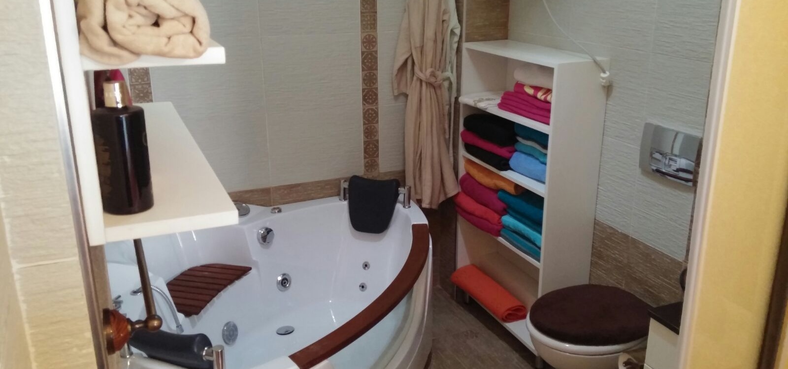 Rr. Peti,Tirana,Tiranë,Albania,2 BathroomsBathrooms,Apartment 2 x 1,Rr. Peti,2,1012
