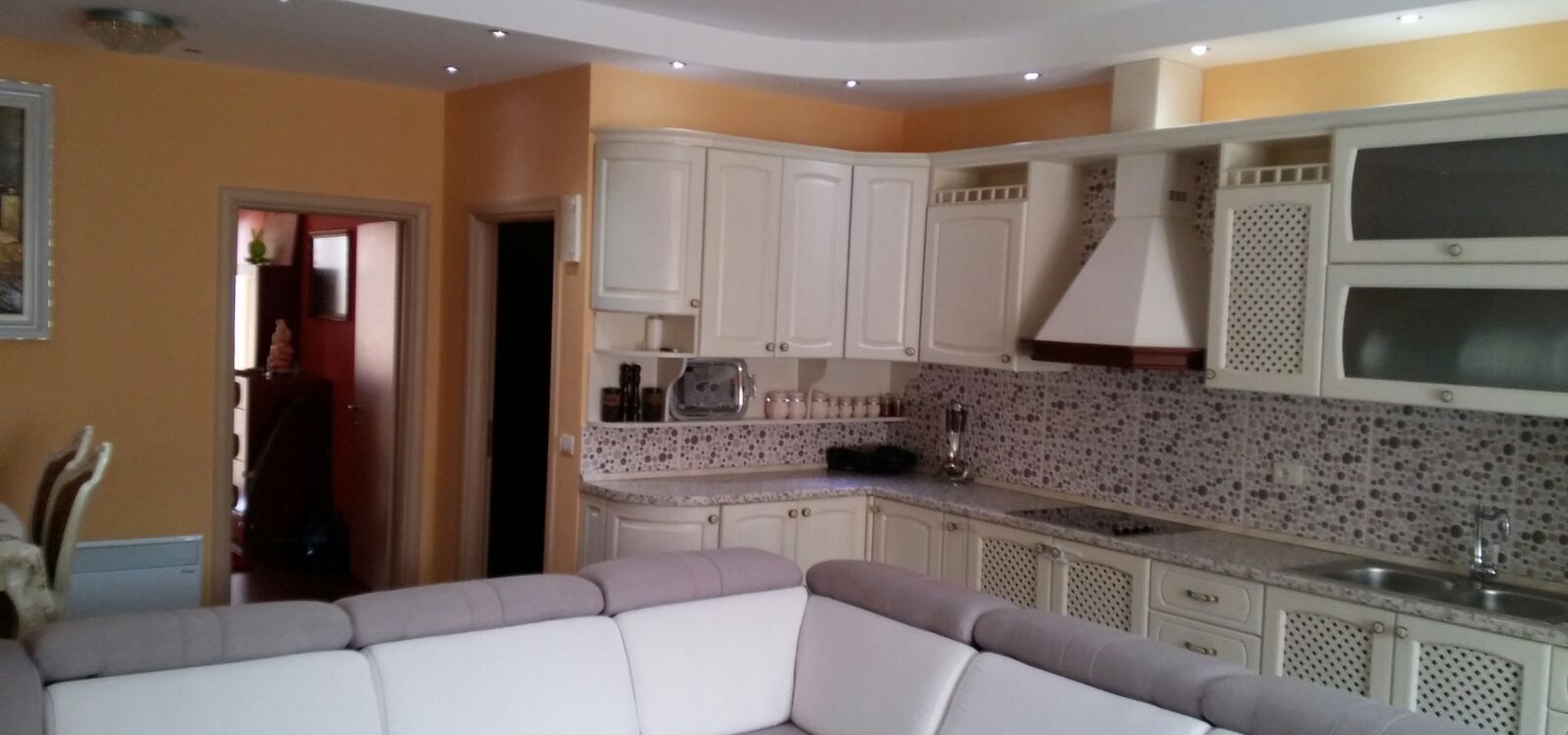 Rr. Peti,Tirana,Tiranë,Albania,2 BathroomsBathrooms,Apartment 2 x 1,Rr. Peti,2,1012