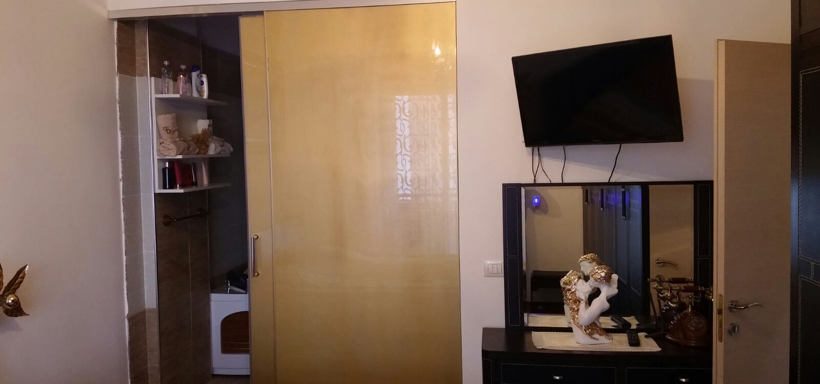 Rr. Peti,Tirana,Tiranë,Albania,2 BathroomsBathrooms,Apartment 2 x 1,Rr. Peti,2,1012