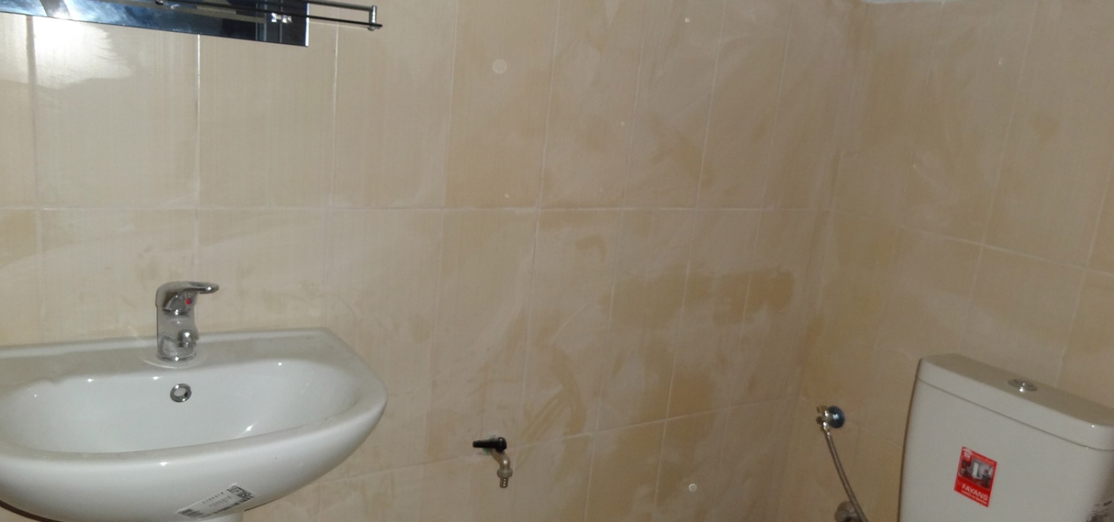 Rr. Liqeni i Thate,Tirane,Qarku Tirane,Albania,Store,1014